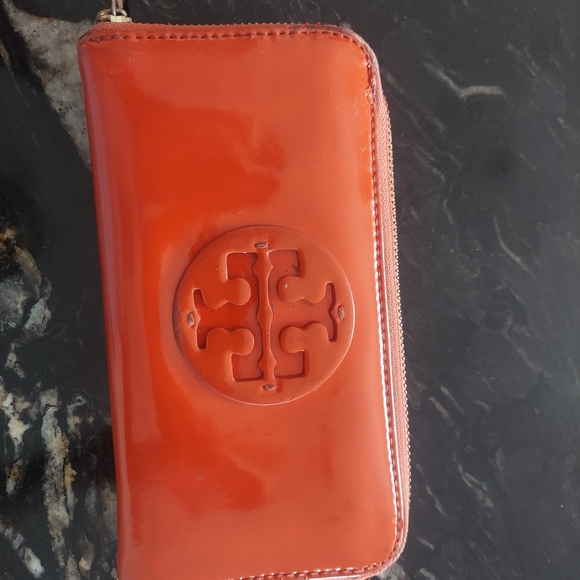 Tory Burch Orange Patent Leather Wallet - Picture 1 of 8